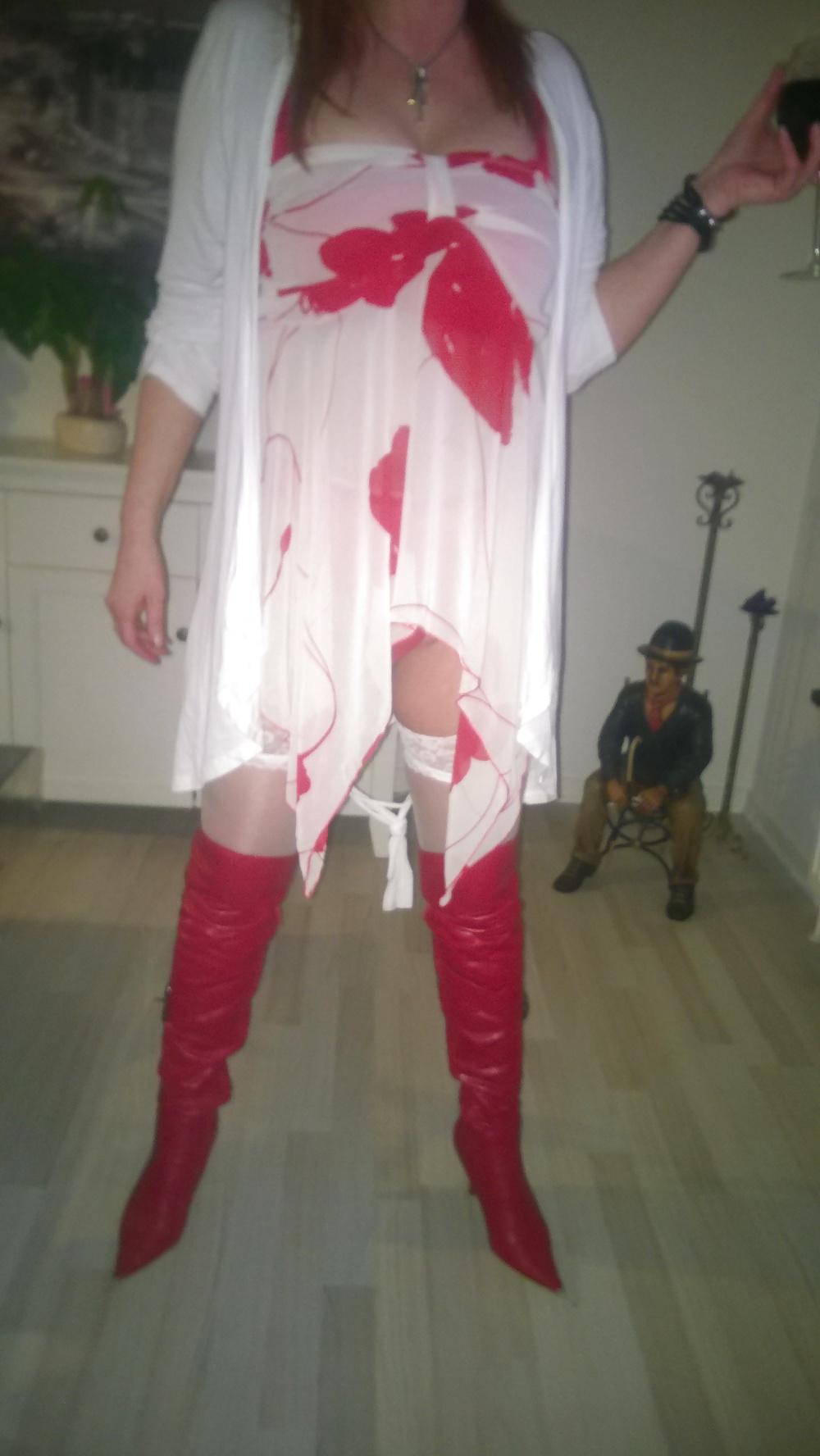 18P Wife in red and white