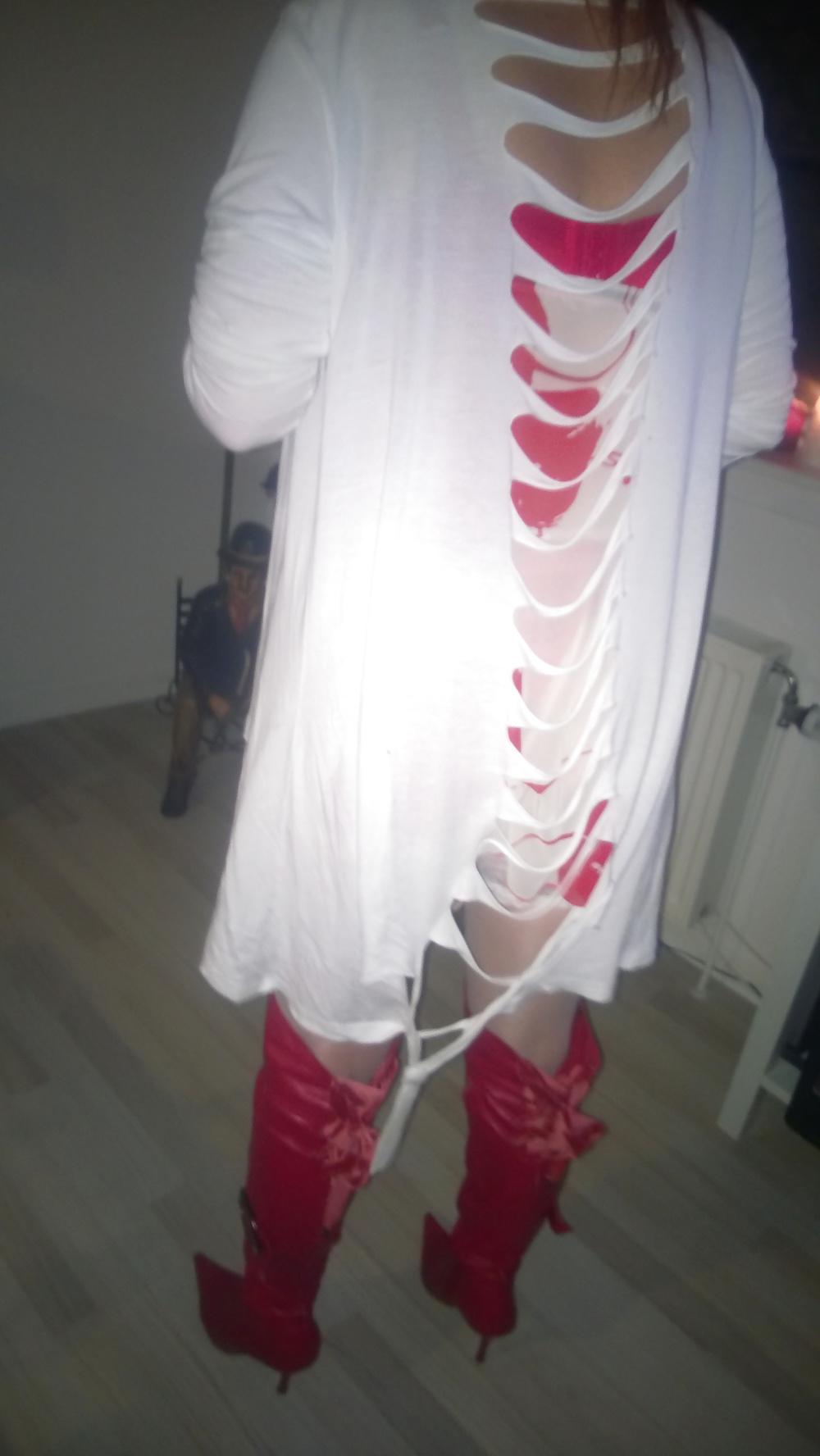 18P Wife in red and white