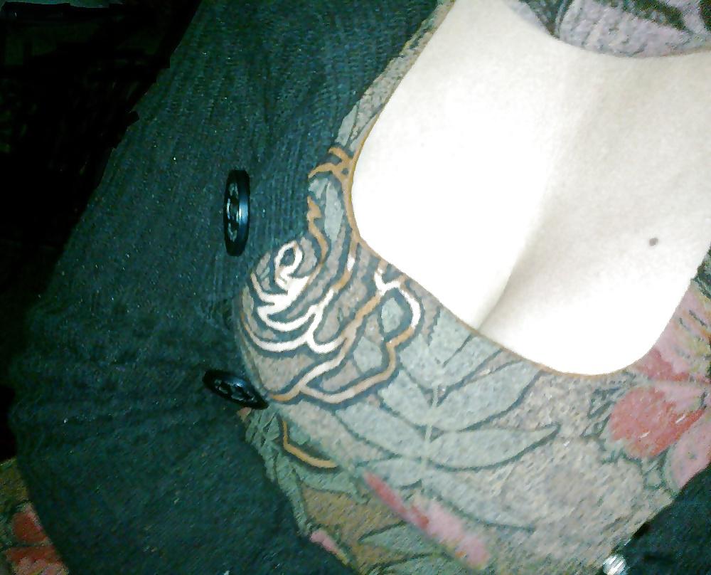 7P Bhabhi boobs Cleavage 