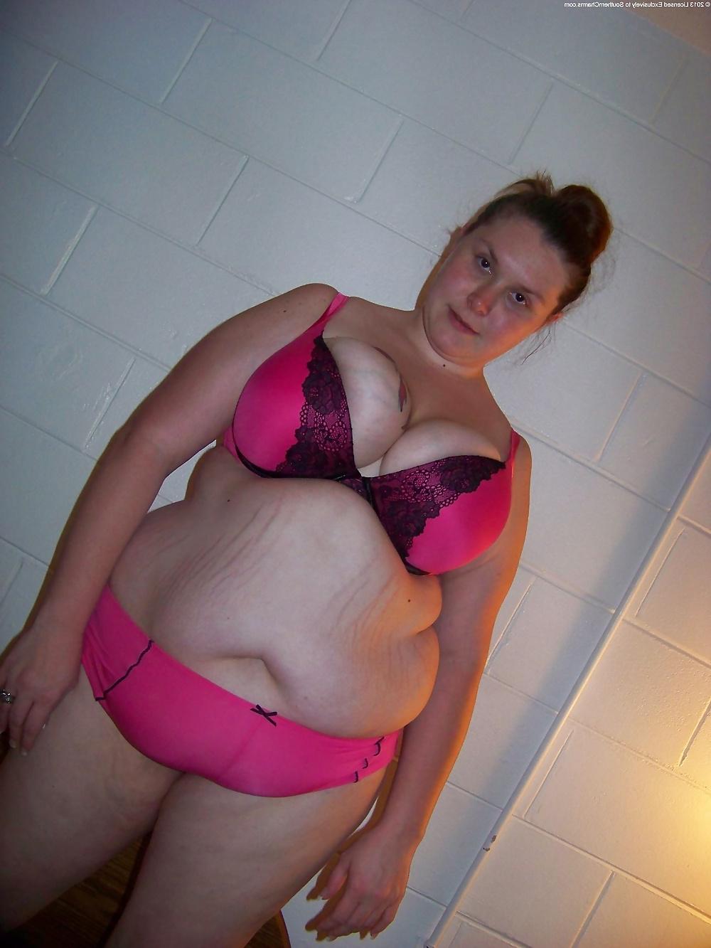 25P Check out that BBW belly!