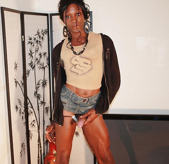 25P BLACK BIG DICK HOOD TRANNY