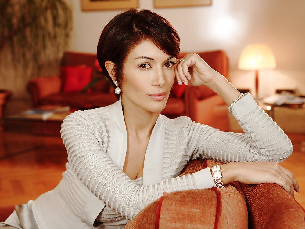 25P Politicians with cool short hair cuts
