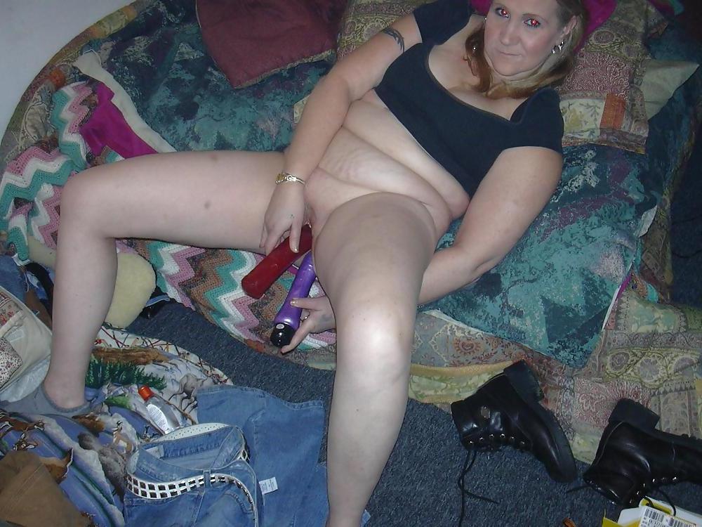 25P Wives & Grannies Self Fucking With Dildos - Mature BBWs