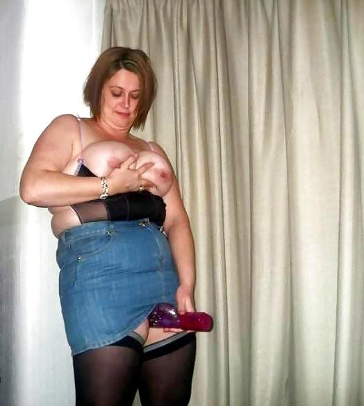 25P Wives & Grannies Self Fucking With Dildos - Mature BBWs