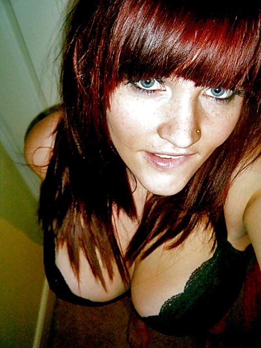 15P Sexy Cleavage 4