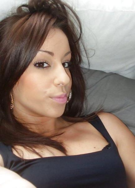 19P Sexy british mixed race party slut 
