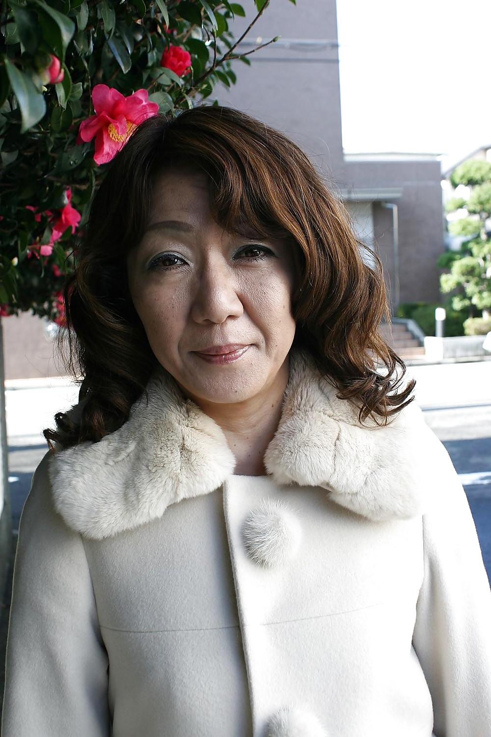 24P Asian woman