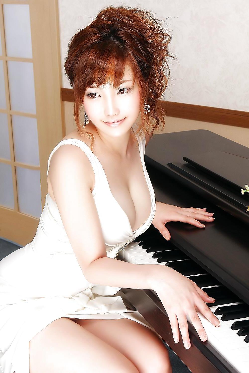 25P Korean Japanese girls 19