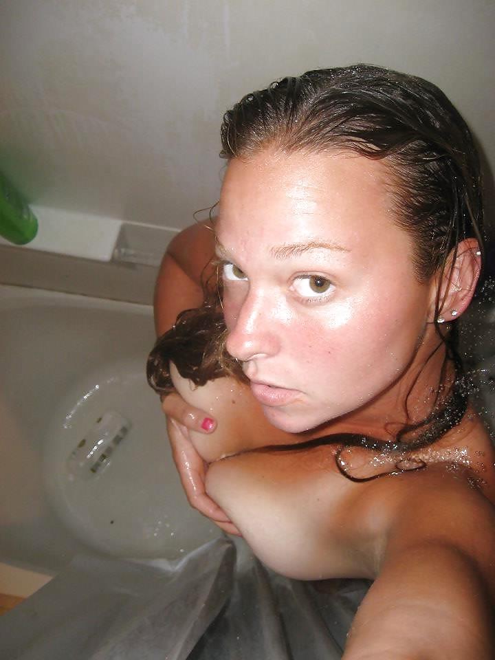 25P Busty AM Shower Time