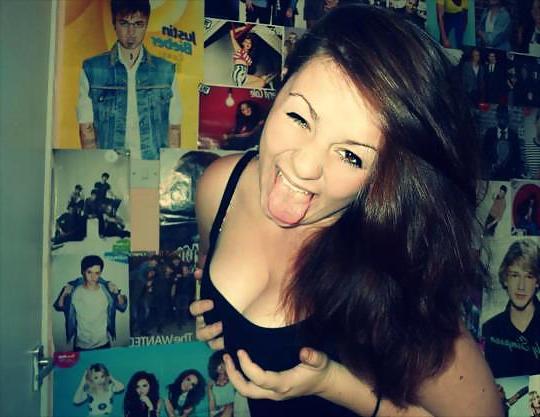25P Some Cleavage shots