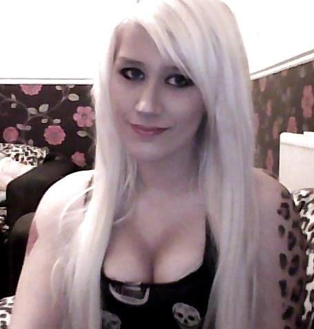 25P Some Cleavage shots