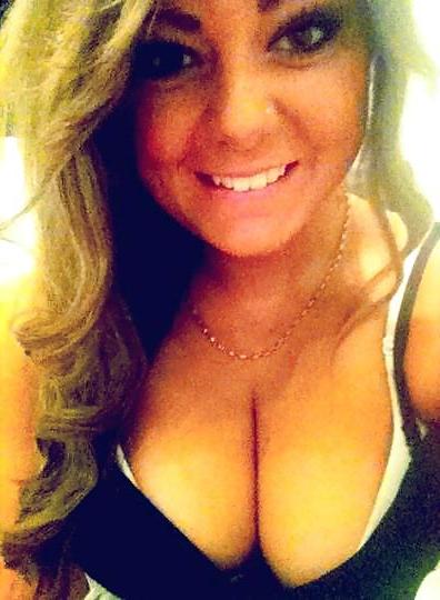 25P Some Cleavage shots