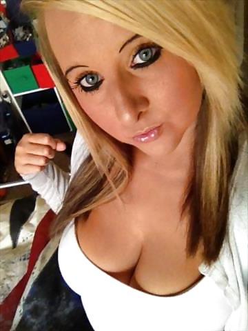 25P Some Cleavage shots