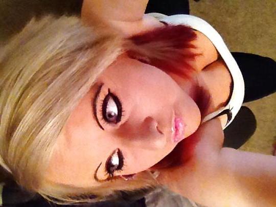25P Some Cleavage shots
