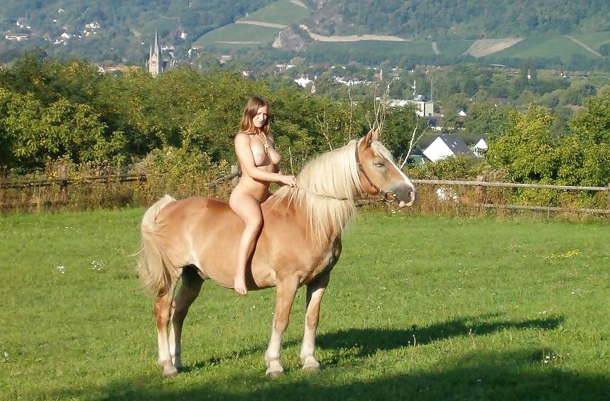 10P Naked riding