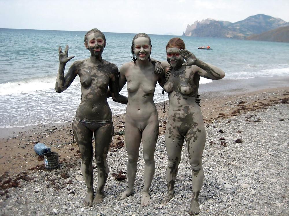 13P Nude in nature