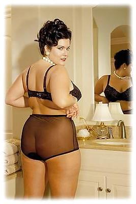 7P Fab Sexy women in beautiful underwear