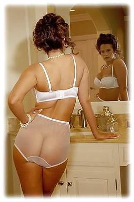 7P Fab Sexy women in beautiful underwear