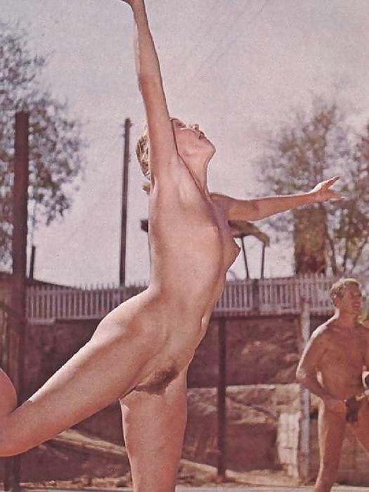 24P RETRO NUDES