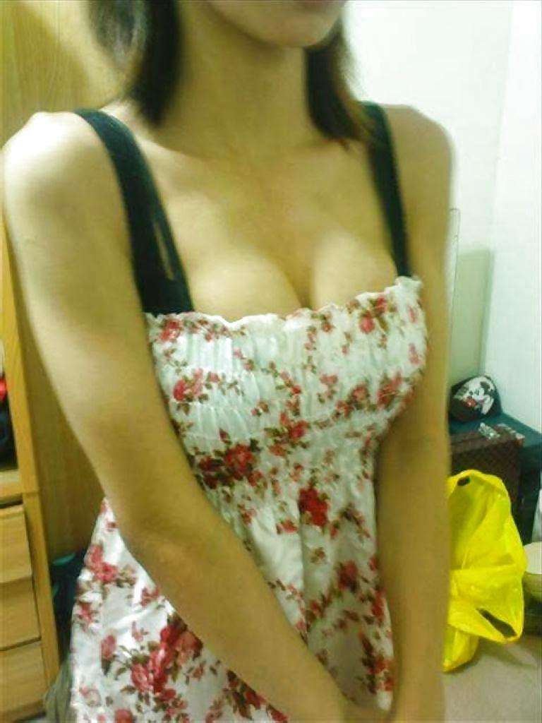 19P Asian Friend Upskirts fun