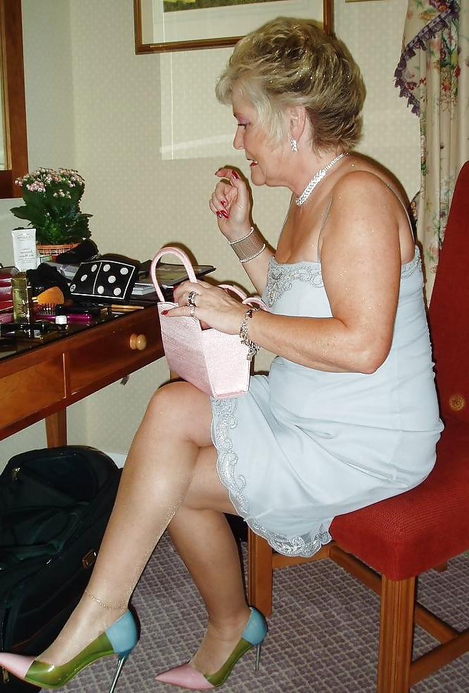 25P Classy Granny