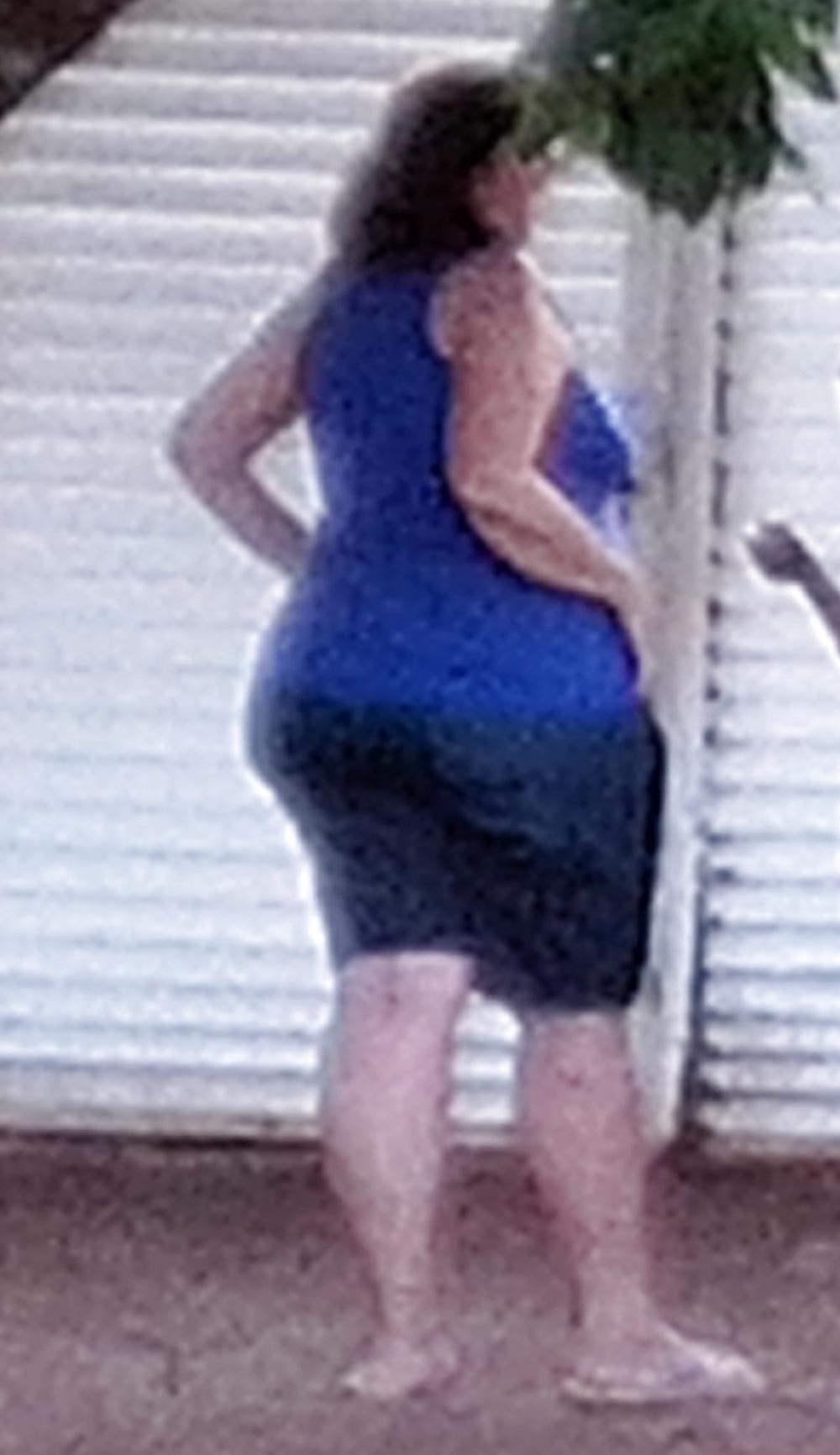 15P Bbw from the backside