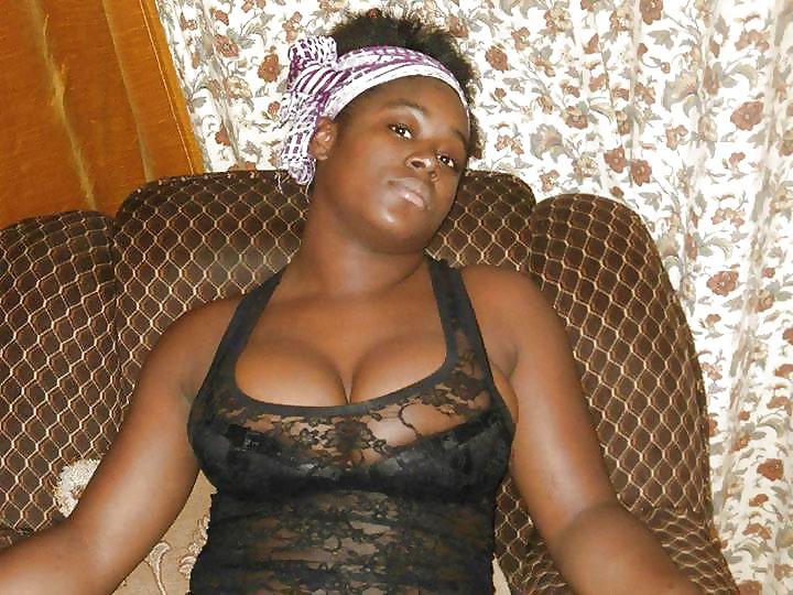 13P SALOPE BLACK AUX GROS SEIN