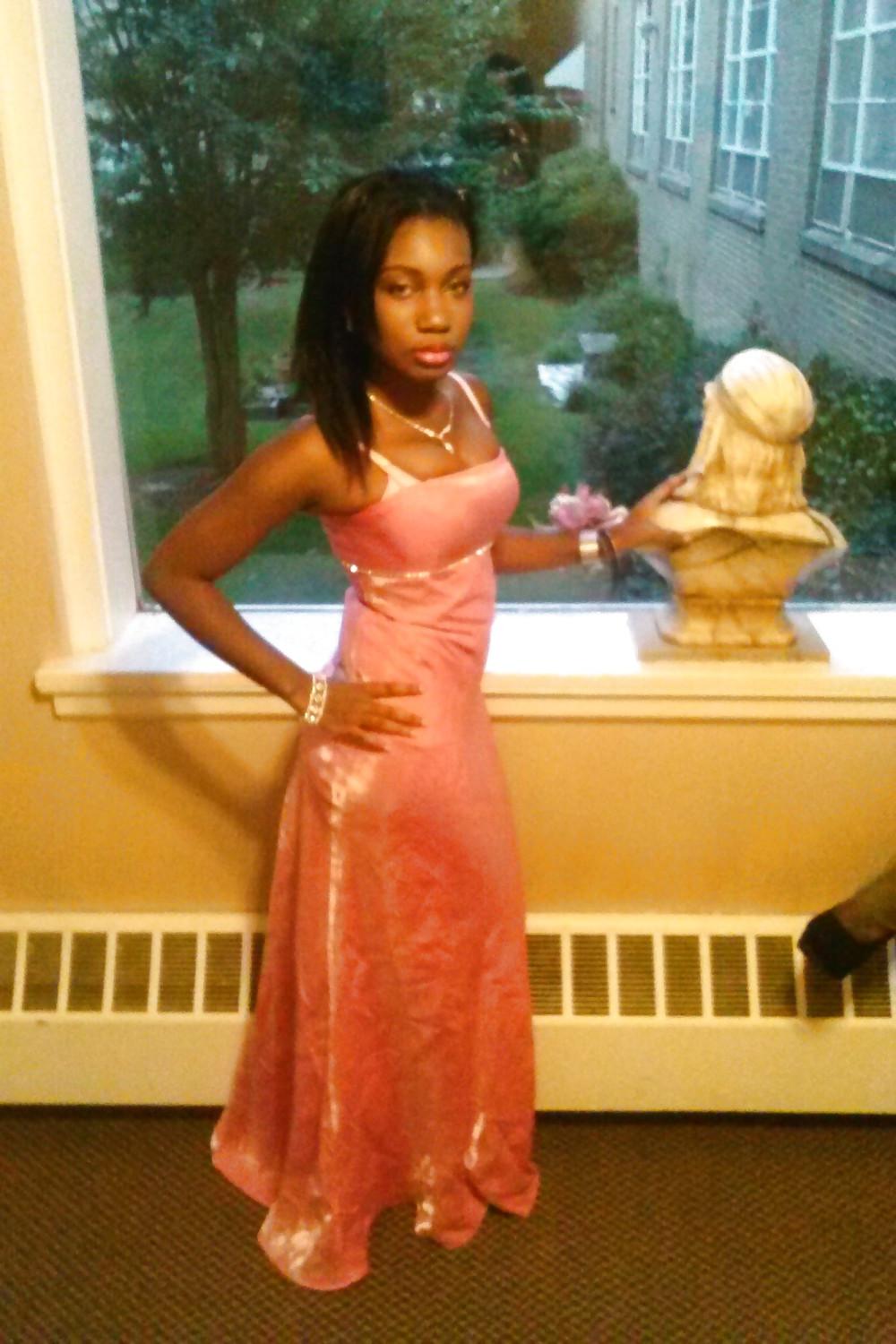 13P Black Girl Selfshot