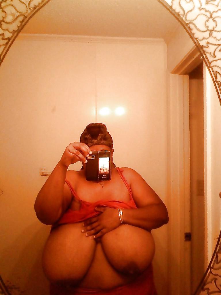 25P ALL KINDS OF MATURE BLACK WOMEN PT.43