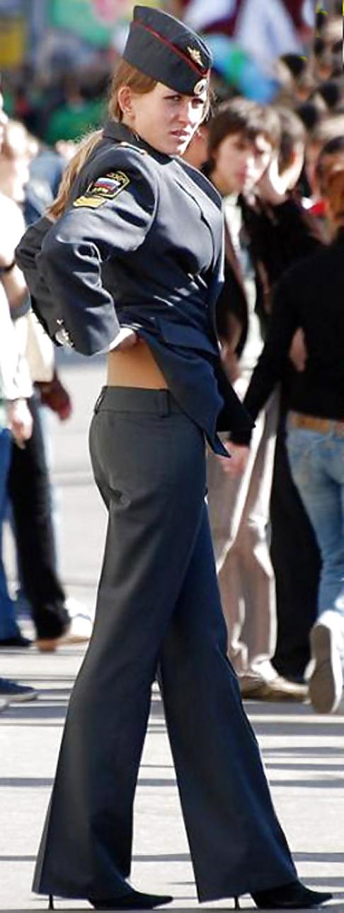10P Women in uniform
