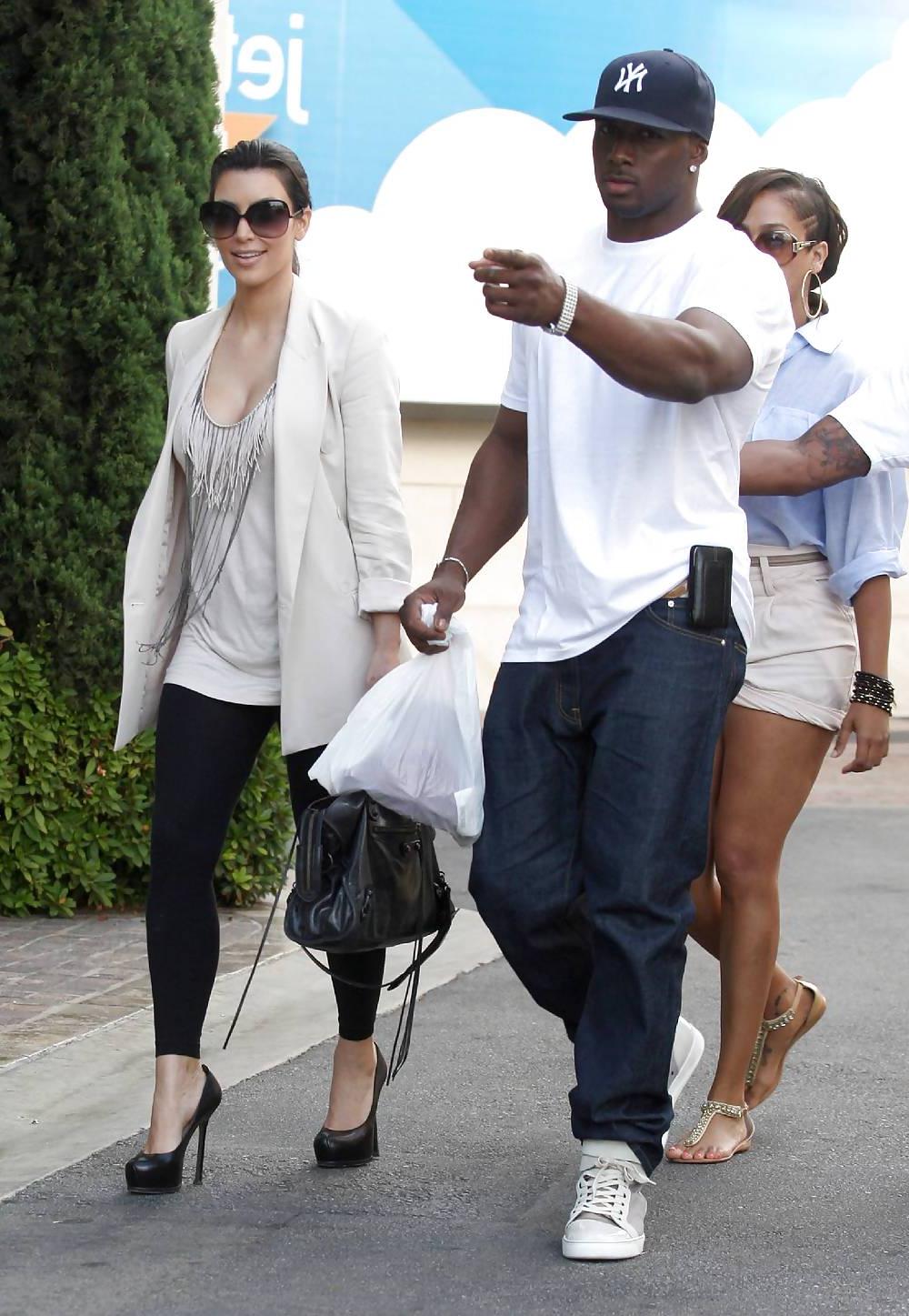 16P Kim Kardashian Cleavage Candids in Los Angeles4