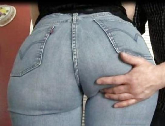 21P We would eat or snif these butts N pussies