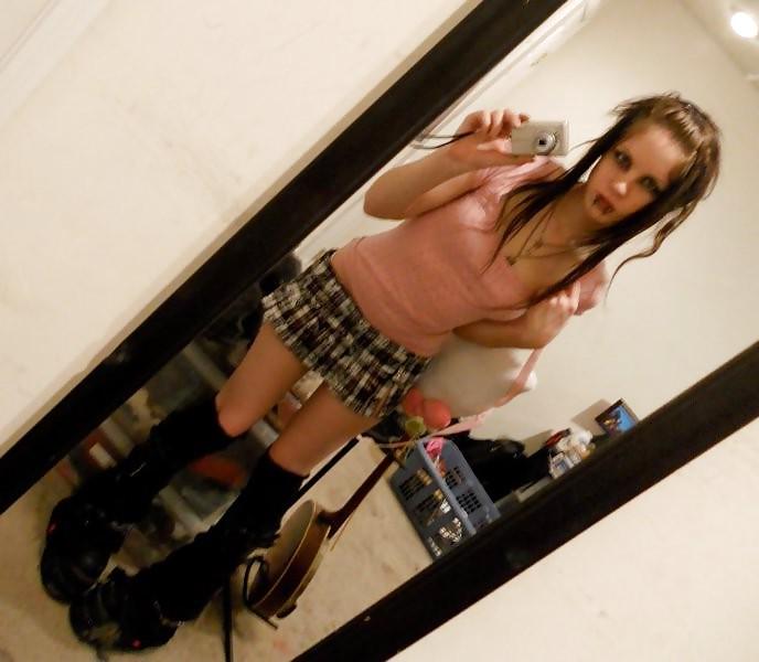 8P Awesome Gothic Slut