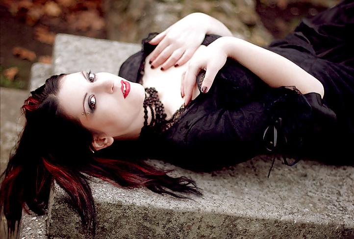 25P Gothic III