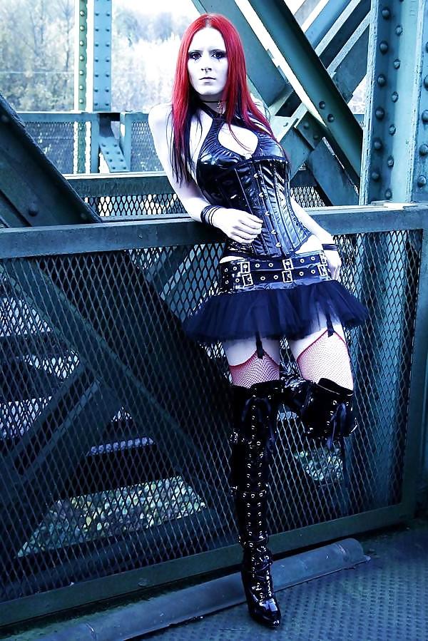25P Gothic III