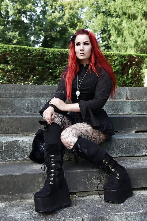 25P Gothic III