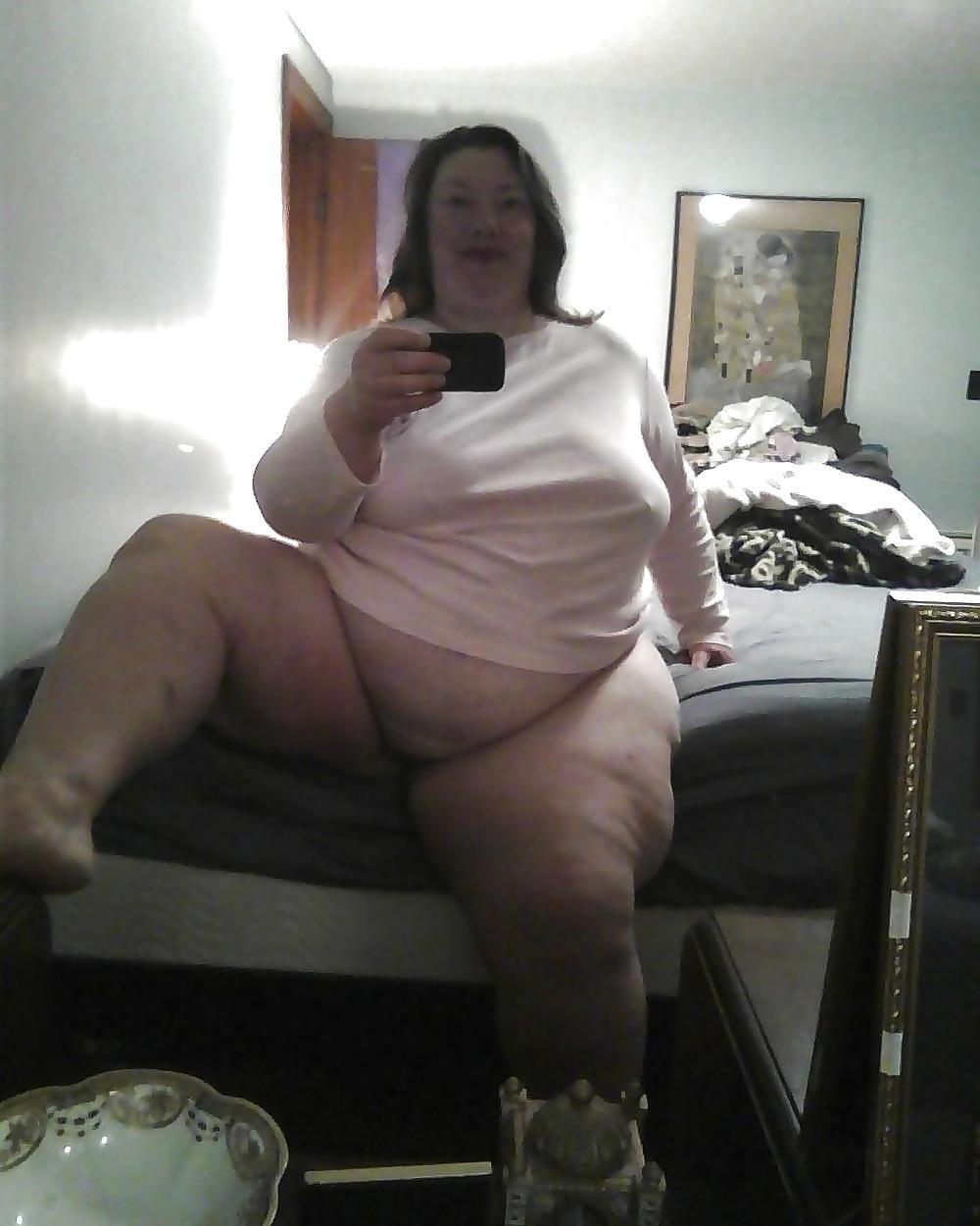 24P My fav bbw leg spread 2