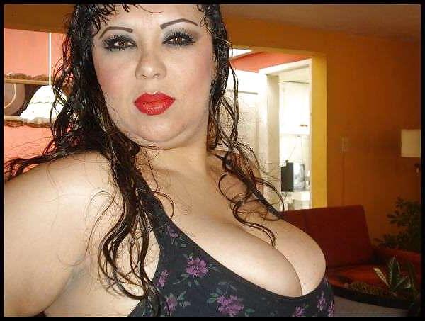 16P Arab bbw