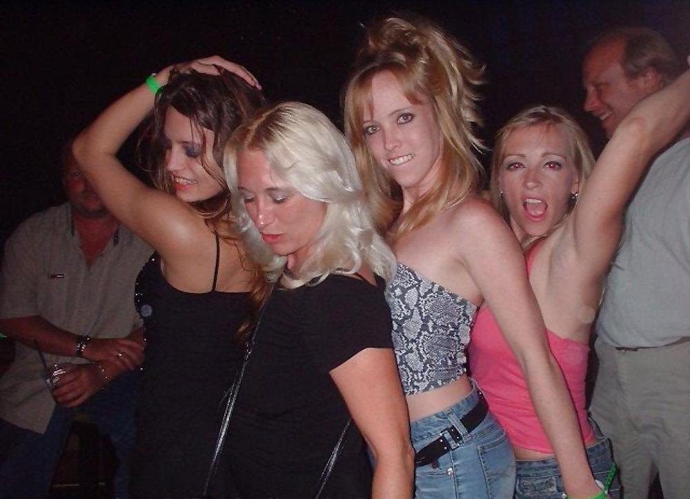 11P Dancing