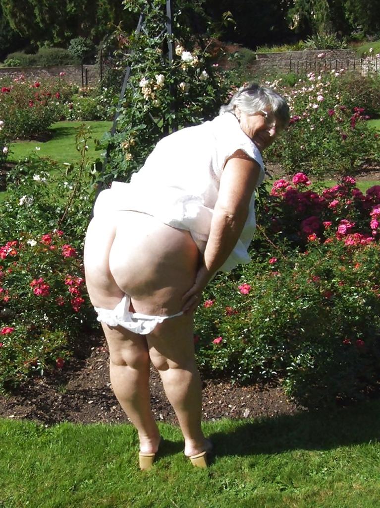 25P Grannies BBW Matures #44