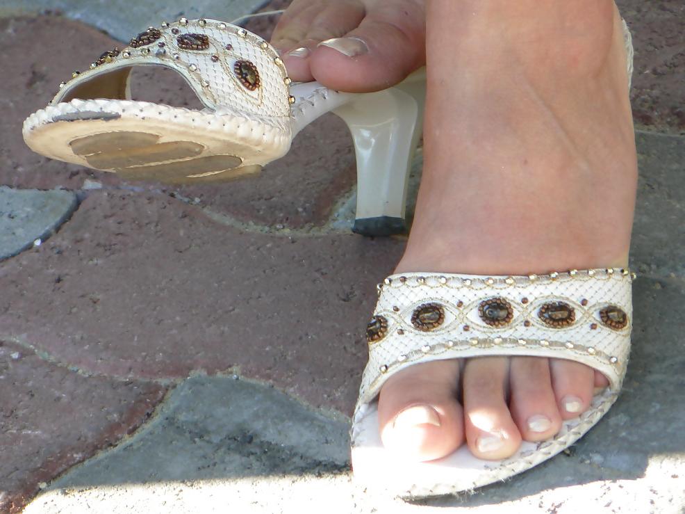 13P Feet and heels on the street 5
