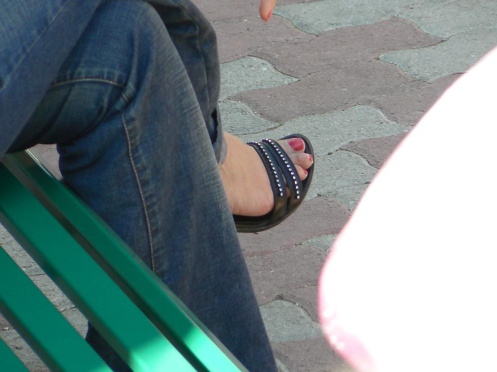 13P Feet and heels on the street 5