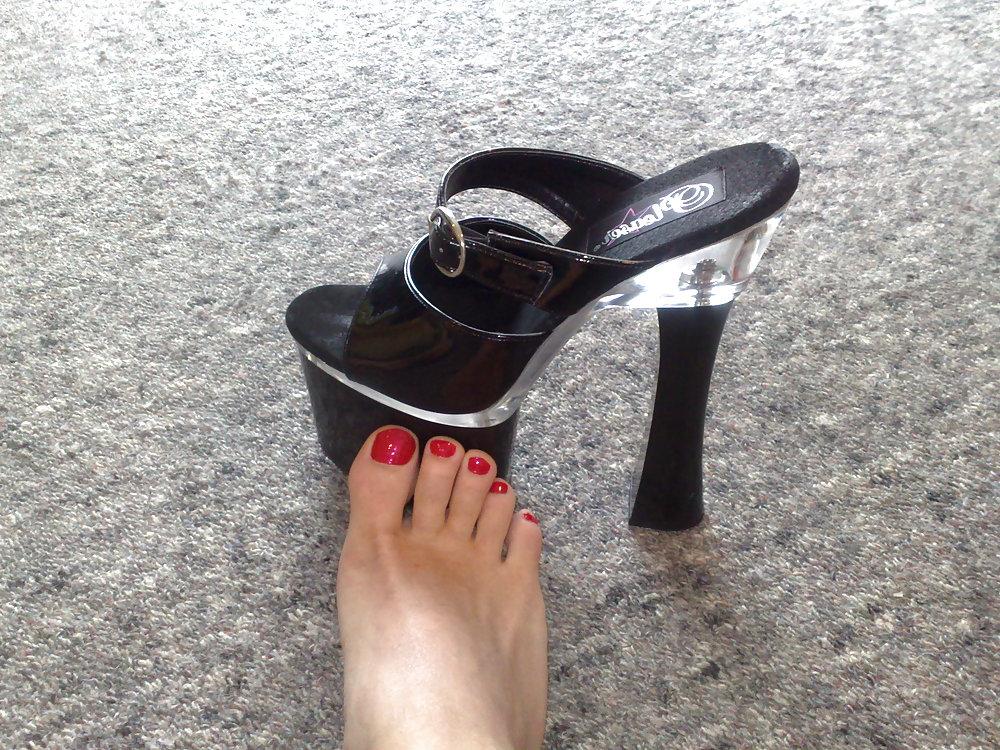 14P Sexy heels, feet and a little bit of cock