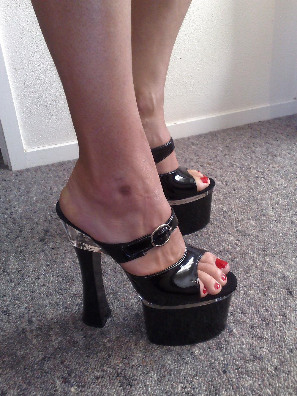 14P Sexy heels, feet and a little bit of cock