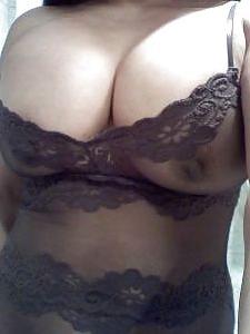 15P Latina milf with amazing cleavage