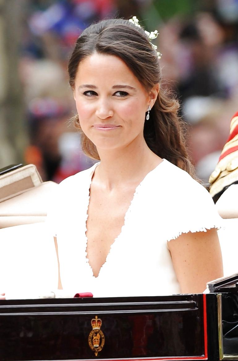 21P Pippa Middletons' gorgeous ass...and Kate upskirt fake
