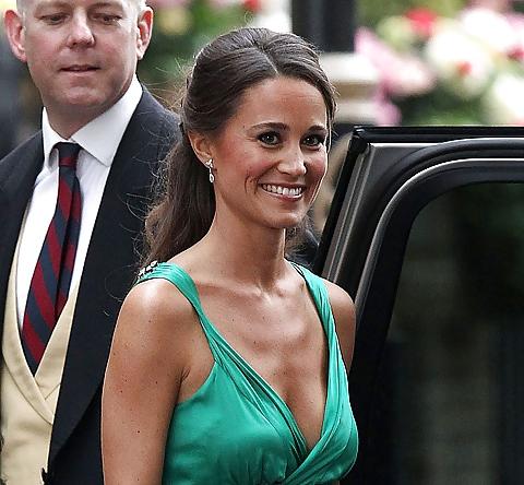 21P Pippa Middletons' gorgeous ass...and Kate upskirt fake