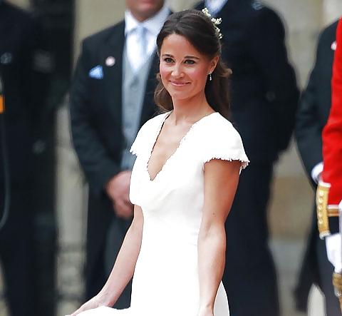 21P Pippa Middletons' gorgeous ass...and Kate upskirt fake