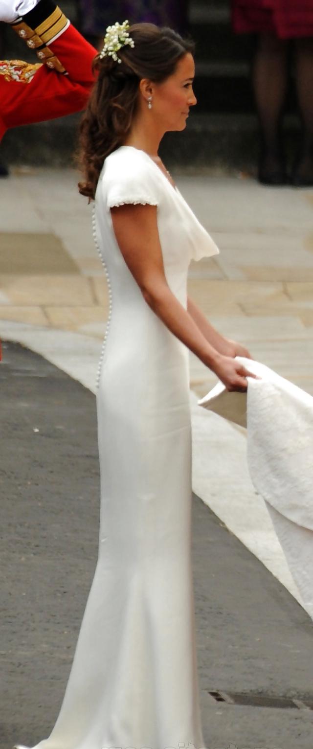 21P Pippa Middletons' gorgeous ass...and Kate upskirt fake