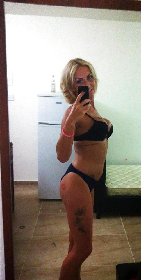 16P Gorgeous Transexual Chelsey from uk